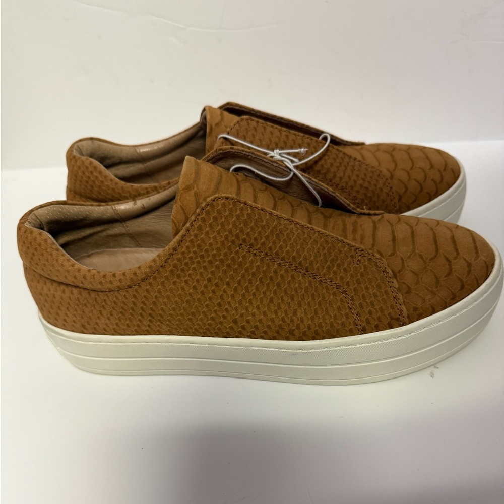 J Slides Heidi Tan Embossed Croc Platform Slip On Shoes NEW Size 7.5